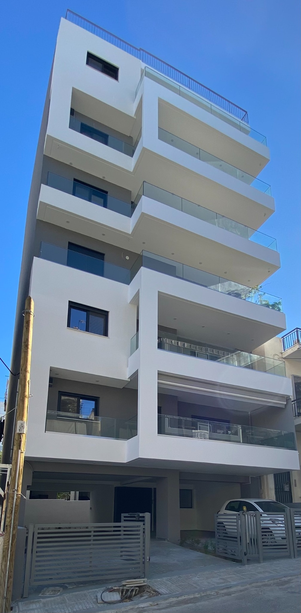Ολοκληρωμένη πολυκατοικία στον Άγιο Δημήτριο